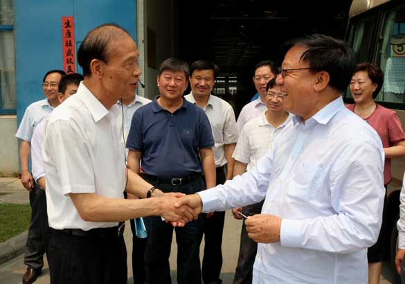 中央党的群众蹊径教育实践活动第三巡回督导组来兴发娱乐集团调研